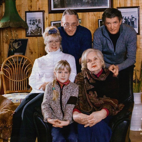 Александр Абдулов с семьей