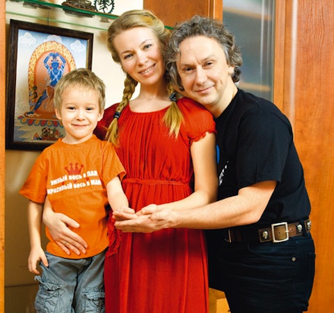 Вадим Демчог с женой и сыном