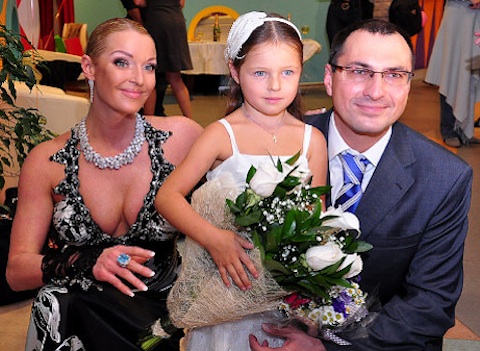 Анастасия Волочкова и Игорь Вдовин с дочкой
