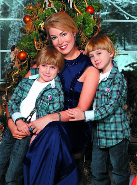 Мария Шукшина с сыновьями
